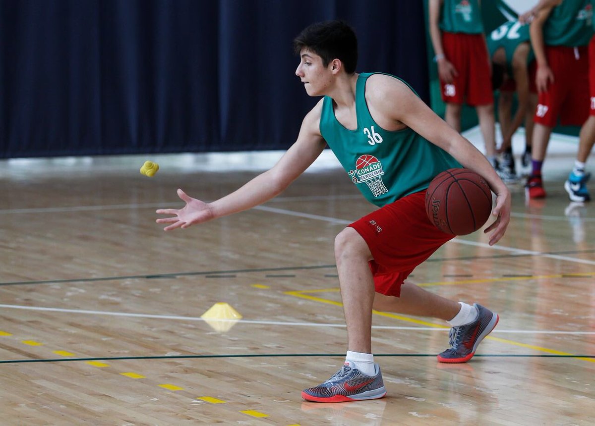 AlejandraRomo21's tweet image. Un día como hoy, hace 4 años, presentábamos oficialmente a la #AcademiaCONADE🏀 en el #CNAR, un proyecto al que le dio vida @Ramon_DDSS y del cual han surgido talentos juveniles como @SebasReynoso12 @Ivanbernal02 @CeballosBryan30 @SOchoa40 @karla_mart7 @_marianavm6