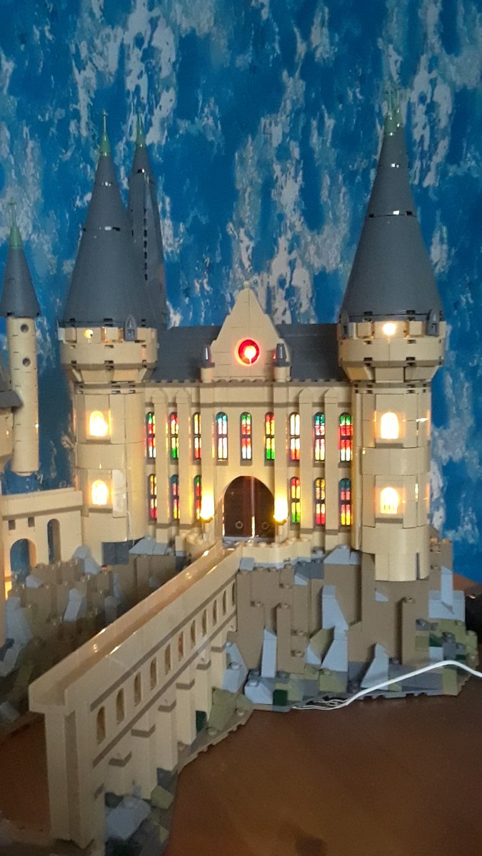superfluffyyeti's tweet photo. Lego Hogwarts Castle Build step 37 with lighting. Next will be the big tower. #Lego #HogwartsCastle #lelightgo #Lightailing #impressive https://t.co/t9PgpEA5l5