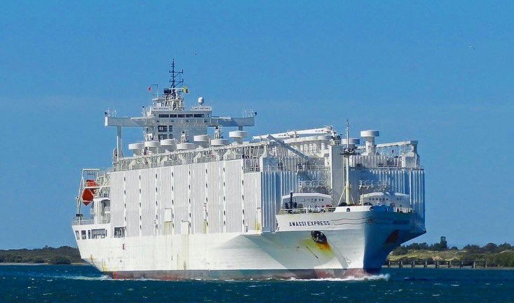 Empormontt1's tweet photo. [🔴🚢 Tercer Embarque de Ganado a China 🇨🇳 ] Ya se encuentra en nuestra bahia el carguero #AnnaMarra el que en los próximos días realizará el embarque más grande de ganado en pie desde el 2014, cuando fue la primera exportación. Esta vez serán 12.000 🐄!#PuertoMontt #Exportacion https://t.co/xdWjBAt7dQ