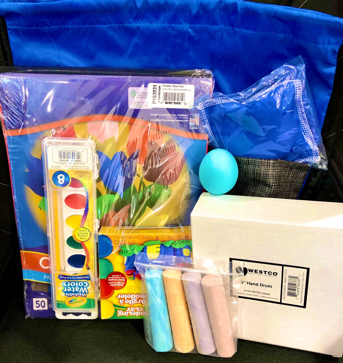 <a href="/APSFleetPTA/">APSFleetPTA</a> Specials Kits are Ready for Pick Up this Week: Kindergarten thru 2nd GR receives an Art Kit, an Egg Shaker &amp; Drum, Chalk &amp; Hackey Sack! #FleetES @Principal_Fleet <a href="/Fleet_AP/">Allie Weissberg</a> @APSFleetPE <a href="/APSFleetMusic/">APS Fleet Music</a> <a href="/ArtmercadomsMs/">Ms Mercado</a> @BeccaKArt <a href="/APSVirginia/">Arlington Public Schools</a>