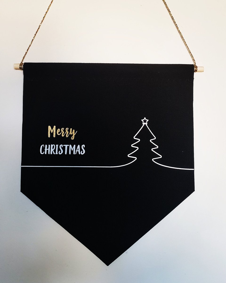 auroragiftcomp1's tweet photo. Happy Monday! This lovely Christmas banner was made at the weekend! It is black canvas with a metallic gold and white print! #art #design #print #logo #vinyl #merrychristmas #christmas #christmasgifts #decor #homedecor #christmastree #christmasdecor #house #homeinteriors @Etsy https://t.co/UMURBkeL9W