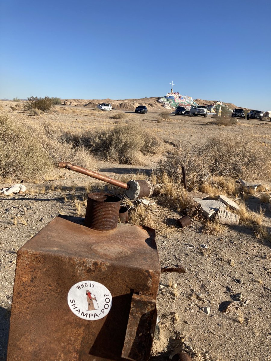 dawnindamnation's tweet photo. #WhoIsShampapoo #SalvationMountain #slabcity #saltonsea #california https://t.co/rRSDneGUY3