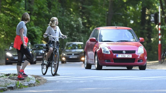 "Le juge habite Uccle et roule en SUV", c’est une "victoire du lobby voiture", "trop de lois ne protègent pas le peuple mais les privilèges de certains". Au-delà de ces trumpismes, que retenir du jugement rendu dans le dossier du Bois de la Cambre ? THREAD 