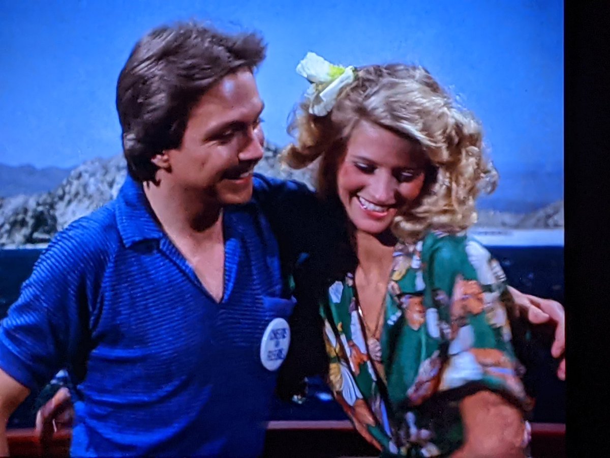 So, David Cassidy told sheikh Schneider he got him a big surprise, it's a chess computer, and he's asking this cheerleader to present it to him in his suite. What could go wrong?