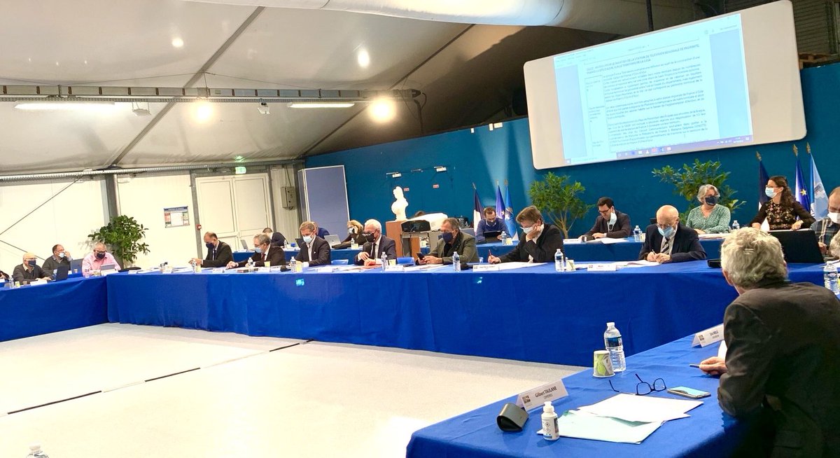 MarikaRoman's tweet photo. En conseil communautaire: 28 délibérations dont le fonctionnement du @conseildev_casa un outil indispensable pour la démocratie participative et la présentation du futur aménagement de la Brague sur les communes de Biot  et Antibes #DeveloppementDurable #preventioninondations https://t.co/r1odDYj5iU