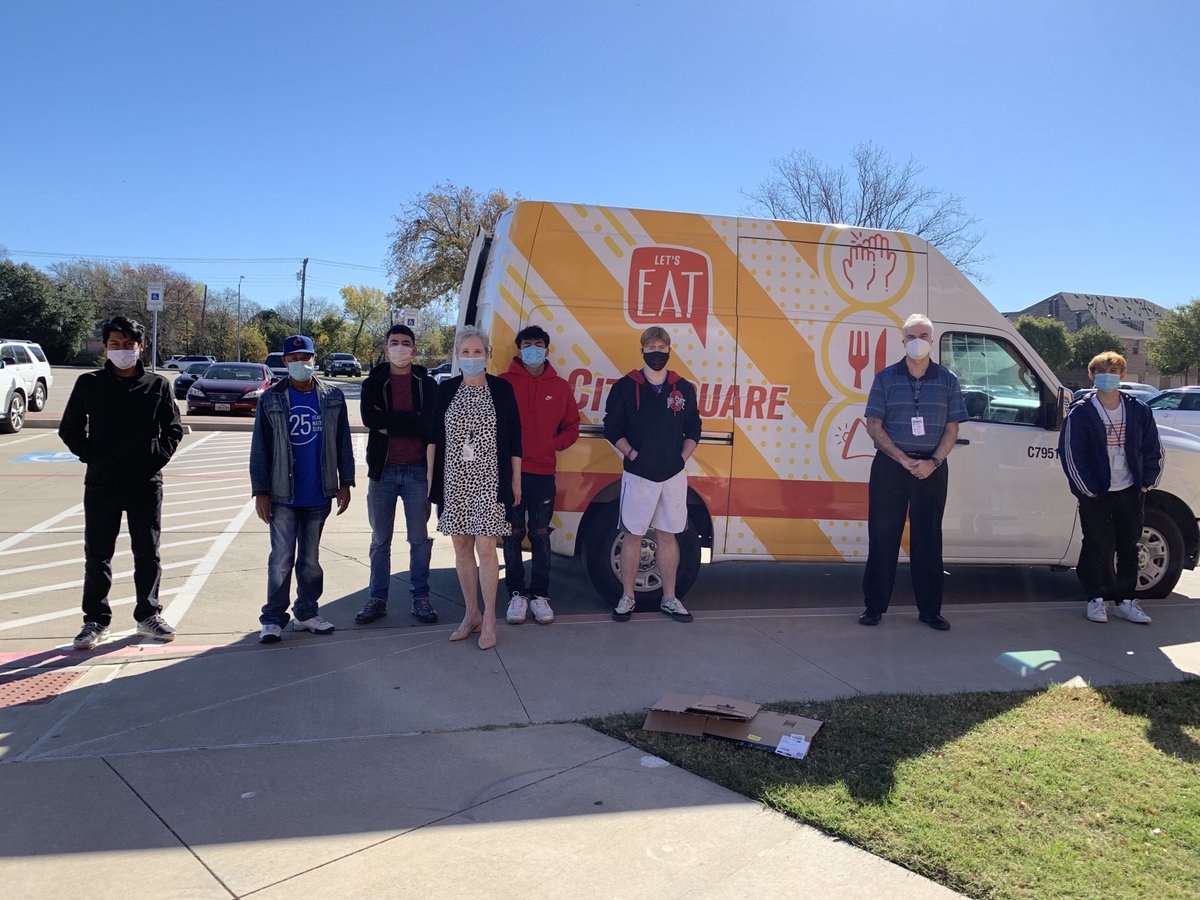 CNelson1973's tweet photo. @BillGallo2 @_andiamtalandra @RichardsonISD #Risdwevegotthis MPA wraps up our food drive and donated to @CitySq and @Network_Impacts Thanks to all who donated https://t.co/xu67VWcnRi