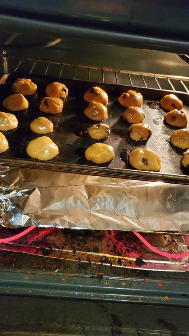 Sending porn to the wifey https://t.co/xTfavwOeUj