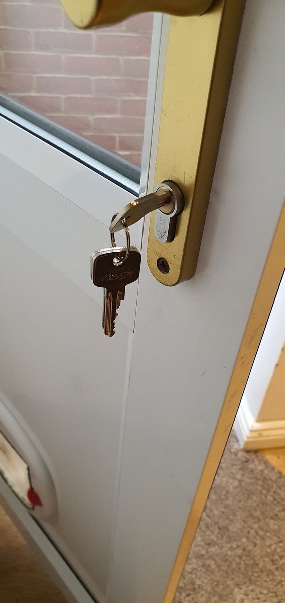 JoeTheLock's tweet photo. Snapped key in lock. Was such a small piece had no choice but to change the lock. #dunmow #woodlands #joethelock #locallocksmith https://t.co/bnZrlCfUJE