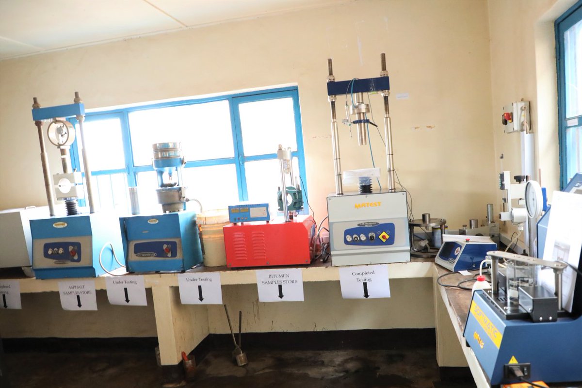RwandaInfra's tweet photo. Earlier today, Minister @claverGatete visited the National Laboratory of public works operated by @RTDARwanda . The facility is specialised in asphalt, cement, aggregate, steel and soil testing. https://t.co/QEbRtYEhcl