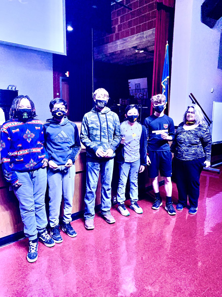 KyleHilterbran's tweet photo. CMS Monday Assembly! Lots of Awards: Academic Team, Perfect Attendance Drawings, Caught You Being a Champion, and cool stuff in Makerspace!
“It’s not easy being a Champion, but somebody’s got to do it!”
#cpsreds #cmsok #Champions https://t.co/0inqcgiRst
