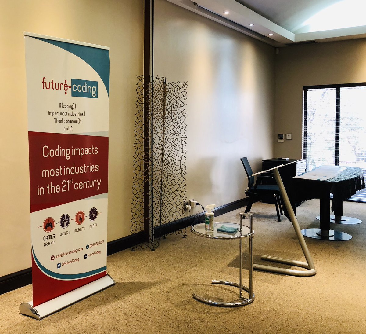 MbulaRnD's tweet image. Congrats to Future Coding 2🎓👌🏽🤟🏾

30 Oct ‘20 @FutureCoding Deaf delegates received their FET Certificate- I.T. System Development NQF 4. ‘Learn to code’ programmes give the Deaf delegates freedom to code.
➡️ futurecoding.co.za
#MotivationalMonday #GivingTheDeafFreedomtoCode