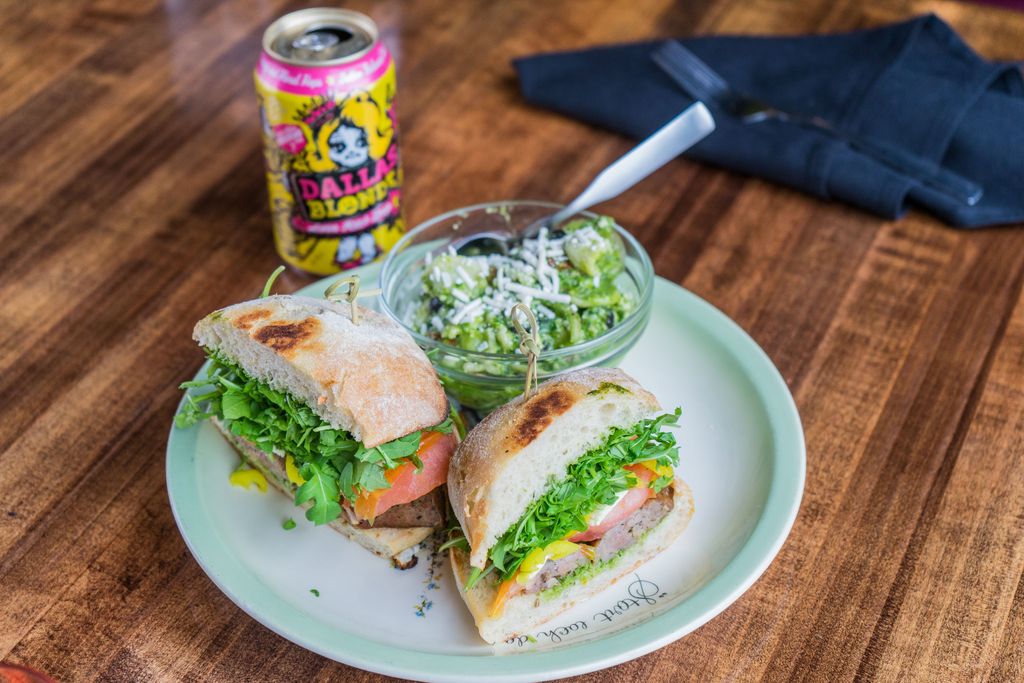 socialpie_'s tweet photo. Monday lunches don't have to be boring!

Try any of our artisan sandwiches and fall in love at first bite. 😍

#dallaseats #bestofdallas #bestof214 #214eats #socialpie #dallasfoodie #uptowneats #uptownfoodie #artisanfoodie #artisansandwiches #dfweats https://t.co/U84tFx0iww