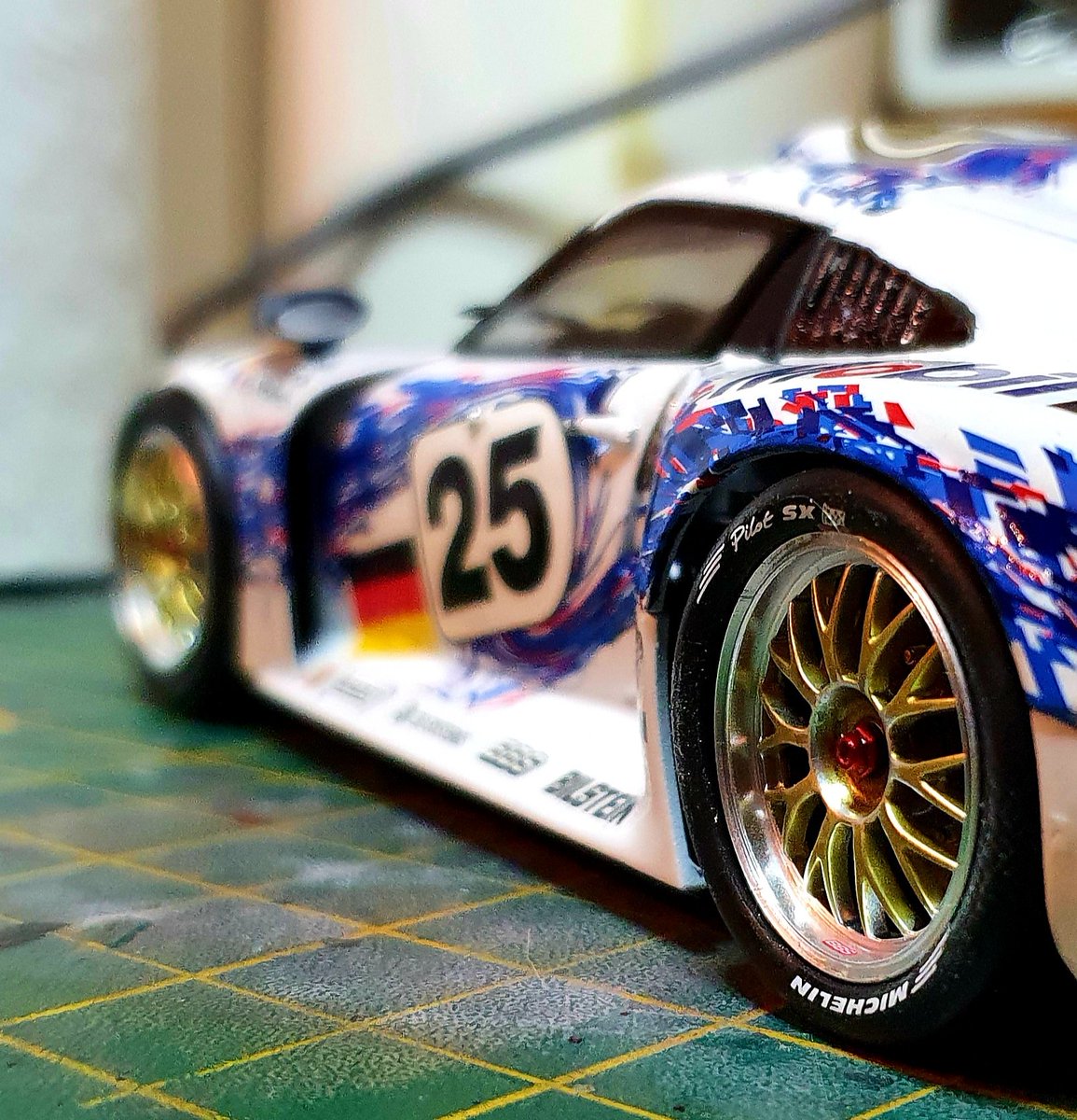 UkAndys's tweet photo. Just finished the 1/24 Tamiya Porsche 911 GT1. Had a few fitment issues, but the decals were a lot easier than expected. A great kit for the money #tamiya #porsche #ukscalemodeller #modelmaking https://t.co/0rhYAhgRPi