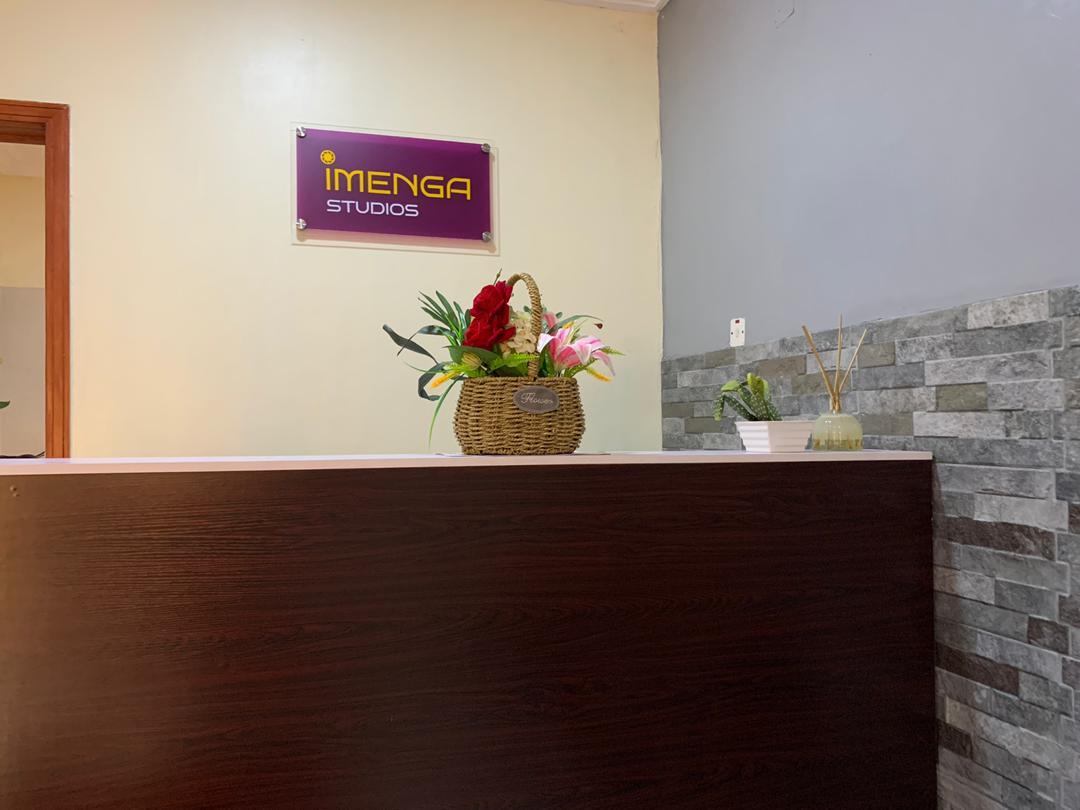 ImengaStudios's tweet photo. We've been preparing a special space for our clients....we bring to you our new &amp; improved workspace. #peekaboo #shootyourshot with us #ExperienceAmazing from here it only gets better. #imengastudios https://t.co/dnMvnQlKHJ