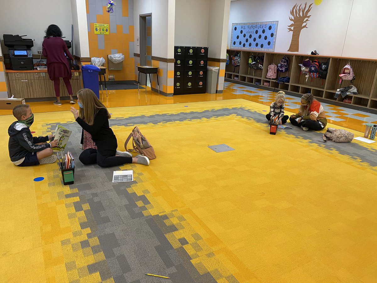 LaurenMonk_IC's tweet photo. Kinder teachers (F2F and VA) trying out Reading Conferences today! #learningbydoing #TCRWP #sunshinepod #FriscoIC https://t.co/2S9xhYcJSy