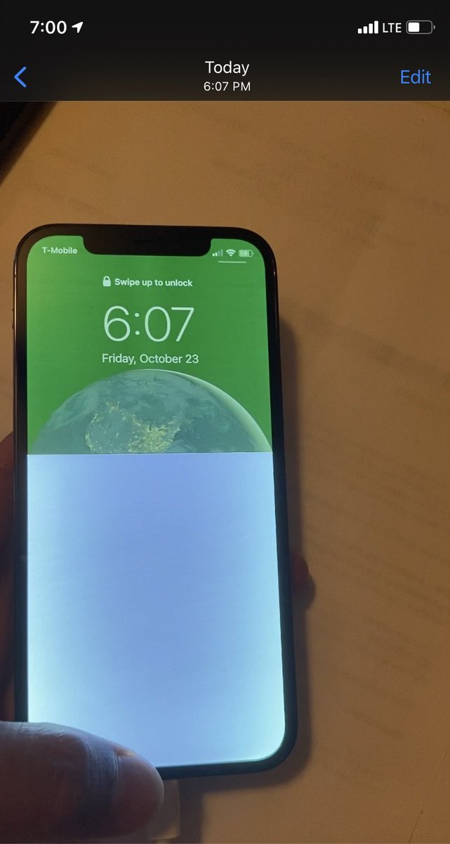 smarttouch_srb's tweet image. Sta se desava sa #iPhone12 modelima. Sve vise zalbi od strane korisnika , a rec je o zelenim ekranima.