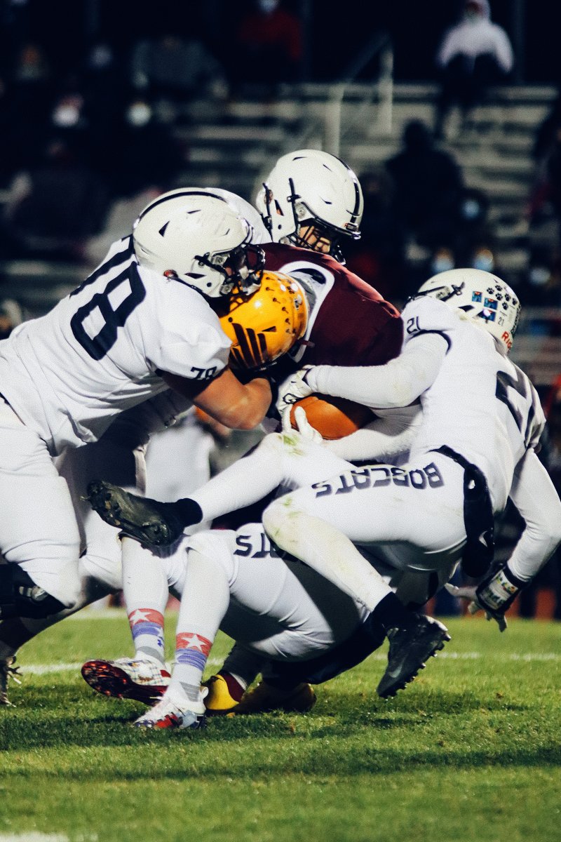 gobtlights's tweet photo. 133 Photos from Friday Night's District Final between Grand Blanc &amp; Davison https://t.co/eP09OGp0R7 https://t.co/GRh5DuixYE