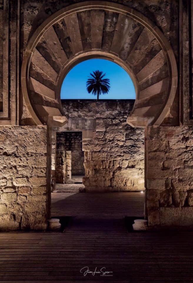 La belleza tiene nombre de ciudad... #CórdobaEsp #PatrimonioDeLaHumanidad por los cuatro costados 

#MezquitaCatedral

#CascoHistóricodeCórdoba 

#FiestaDeLosPatios

#MedinaAzahara

#DiaInternacionalDelPatrimonioMundial