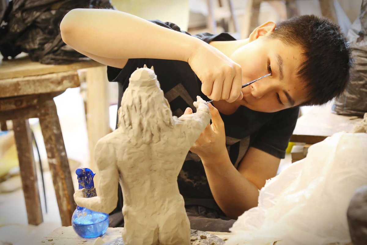 TeachHub's tweet photo. From increased engagement to building confidence, there are many reasons why art is valuable for students. Explore the benefits of art in student learning: https://t.co/vHZVGf2I6F
#BenefitsOfArt #ArtEducation #StudentLearning #Teachers #art #student https://t.co/VP7Ren7XBg