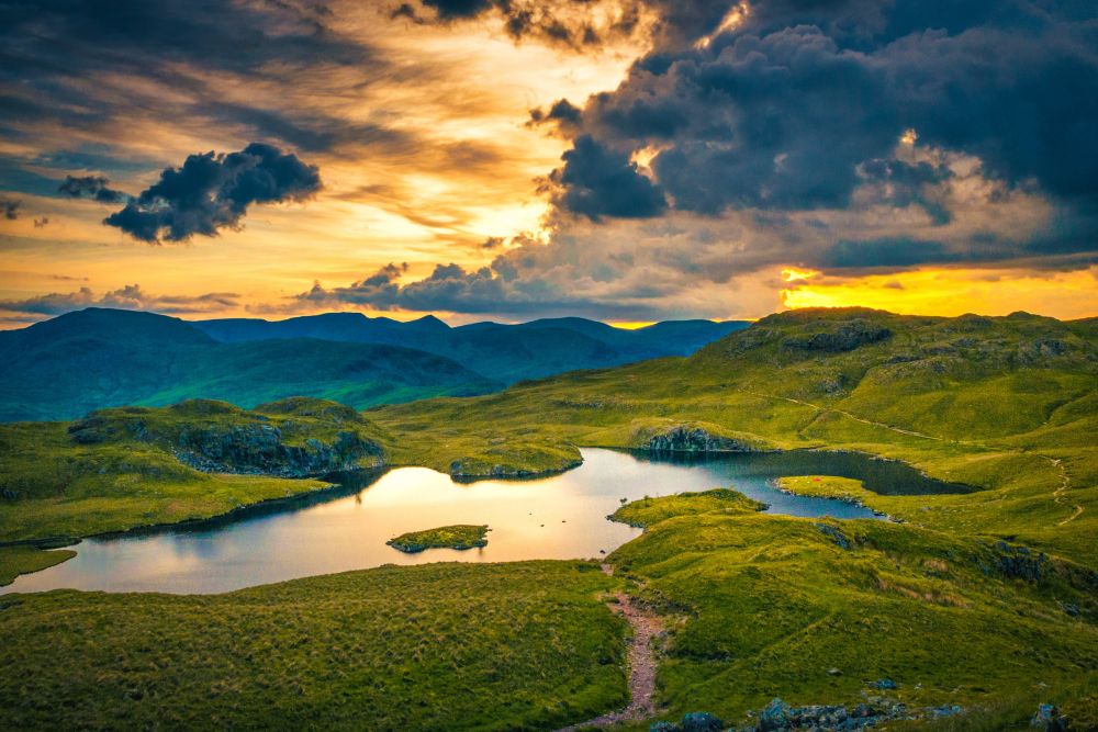 The water sector's potential to improve lives through health, sanitation, agriculture, and manufacturing is immense, yet so is the sector's carbon footprint. Acting on this, last week, the UK water sector launched a  plan to reach net zero carbon by 2030!
climateaction.org/news/water-ind…