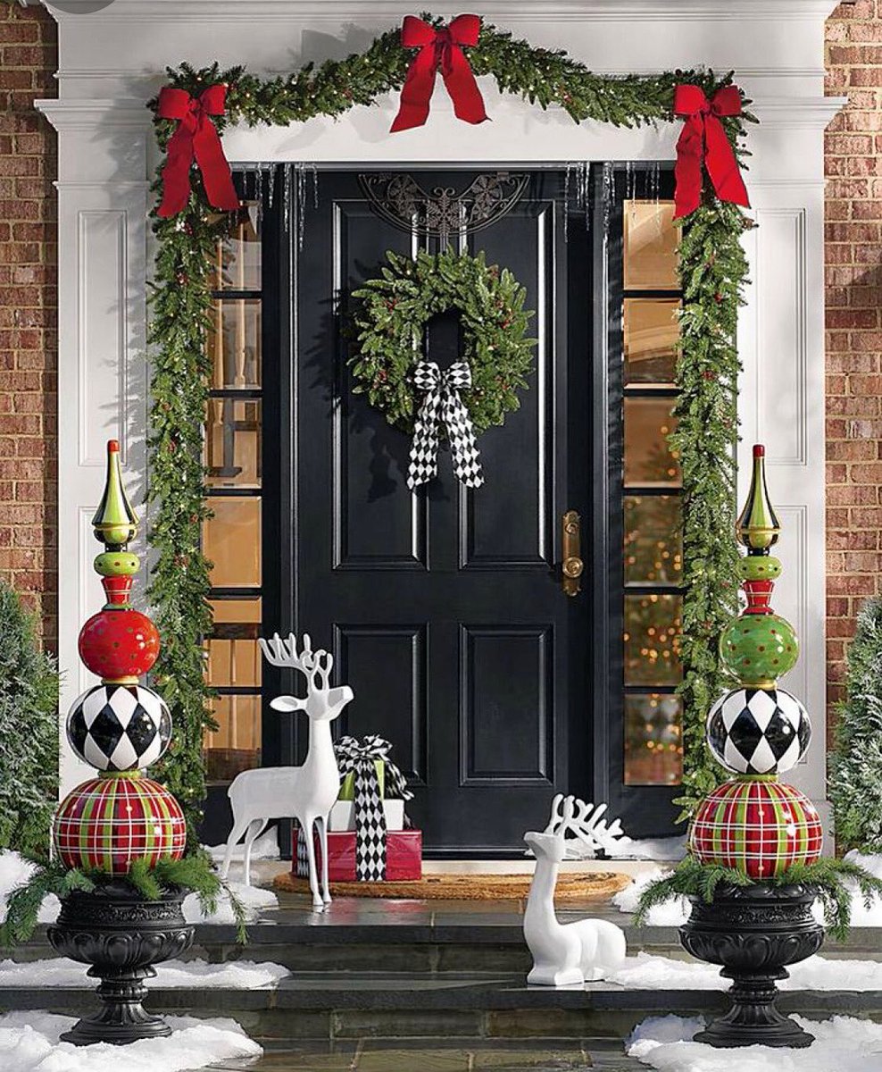 The holidays are approaching! Call us to get your front yard decor set up before the rush! 
Pic credit: Pinterest