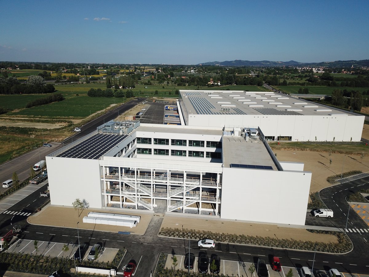 VGP_Parks's tweet image. @VGP_Parks and Allianz Real Estate Joint Ventures complete €424 million logistics portfolio purchase.
Take a look at our press release here: vgpparks.eu/en/newsroom/in…