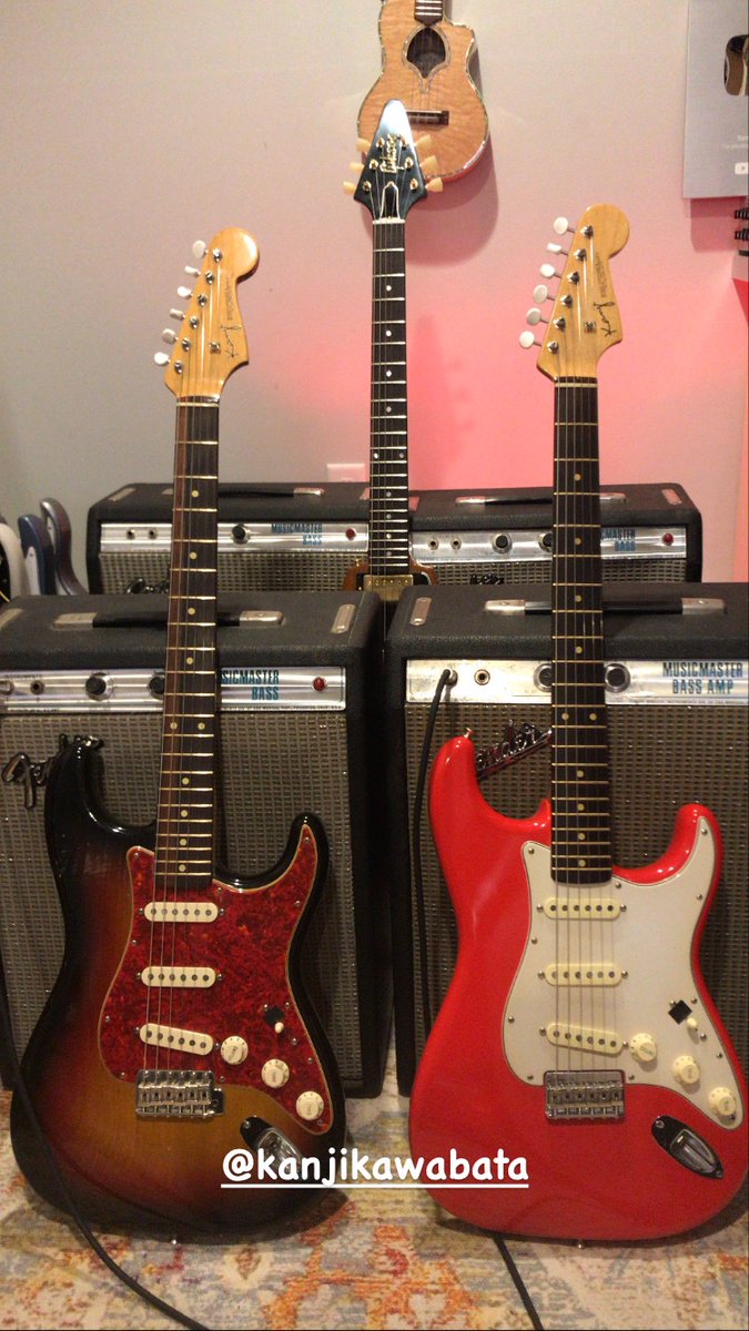 TomoJustFunky's tweet photo. I love these guitars!🙏❤️🎸😊#kanjiguitar #guitar #tomofujita @kanjikawabata #themiddlepickup @grinning_dog_shinji_kishimoto https://t.co/gGH2z5LGwV