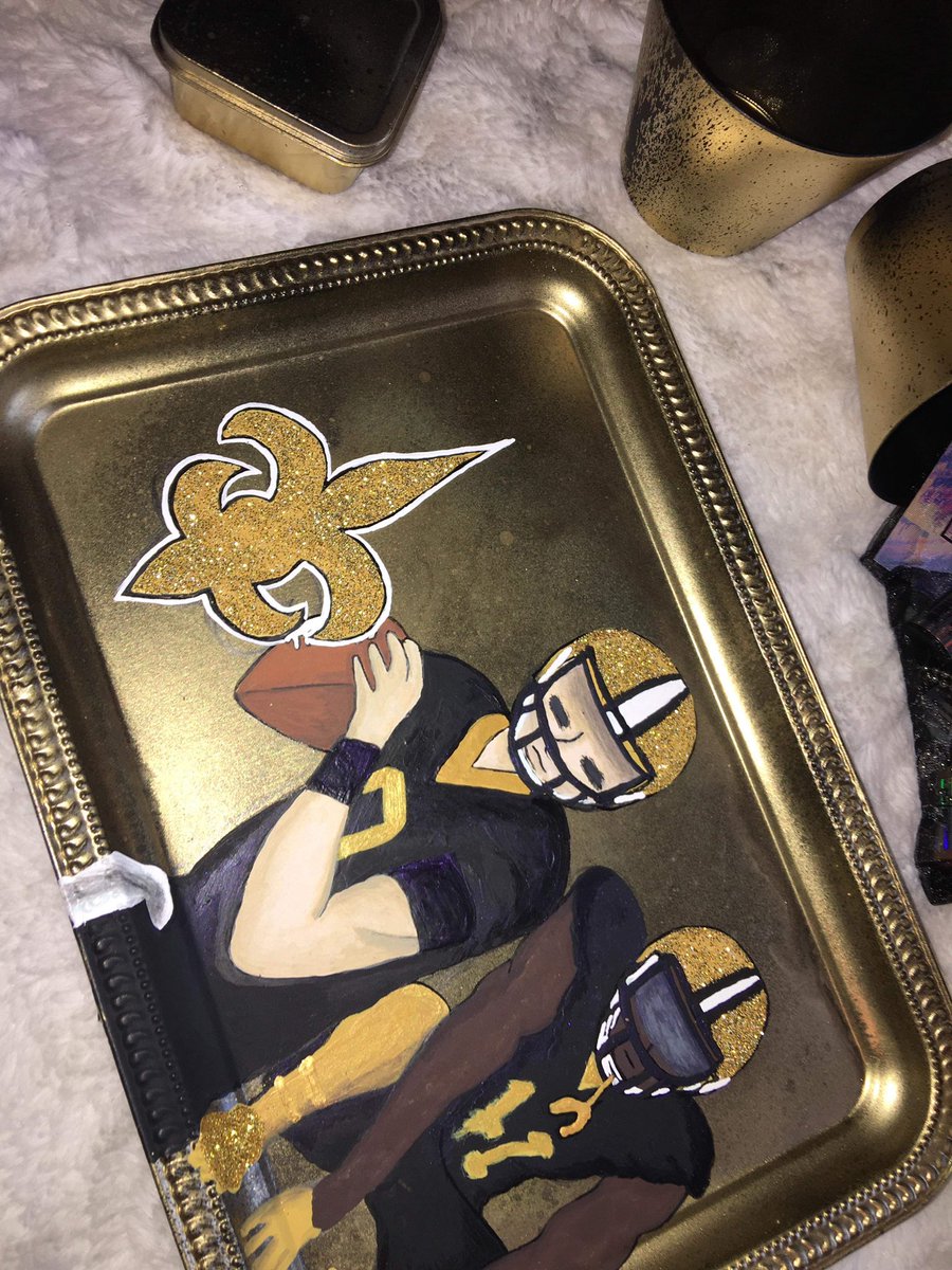 theswaggsource's tweet photo. -spongebob friedpants $70
-New Orleans gold set $70

•each set includes a matching ashtray, storage jar, disposal cups, cigar cutters, matches &amp; more smoking accessories!

If you need custom ashtray sets made DM 📲‼️ https://t.co/mVXidgHndQ