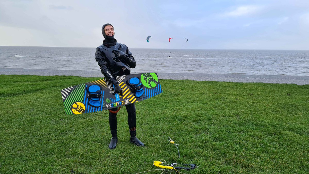 id3marathon's tweet photo. Unsere #id3deutschlandtour ist endlich nach über 19.000 Kilometern an der #Küste #Deutschlands angekommen! In #Norddeich am Hafen wehte unseren beiden Piloten eine frische Brise um die Nase, die die Windsurfer auch für sich zu nutzen wussten!

#id3marathon #vwid3 #vwid3 https://t.co/ziLYfor9Wx
