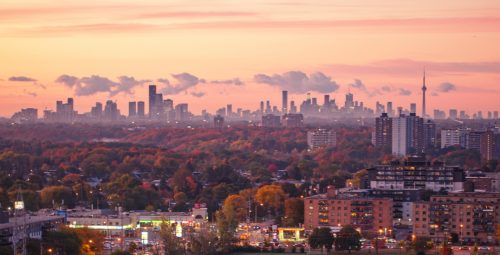 ListedToronto's tweet photo. Get in the holiday spirit! 9 distanced things to do in Toronto this week https://t.co/ItWdXNmORi https://t.co/pHQv3nxDWA