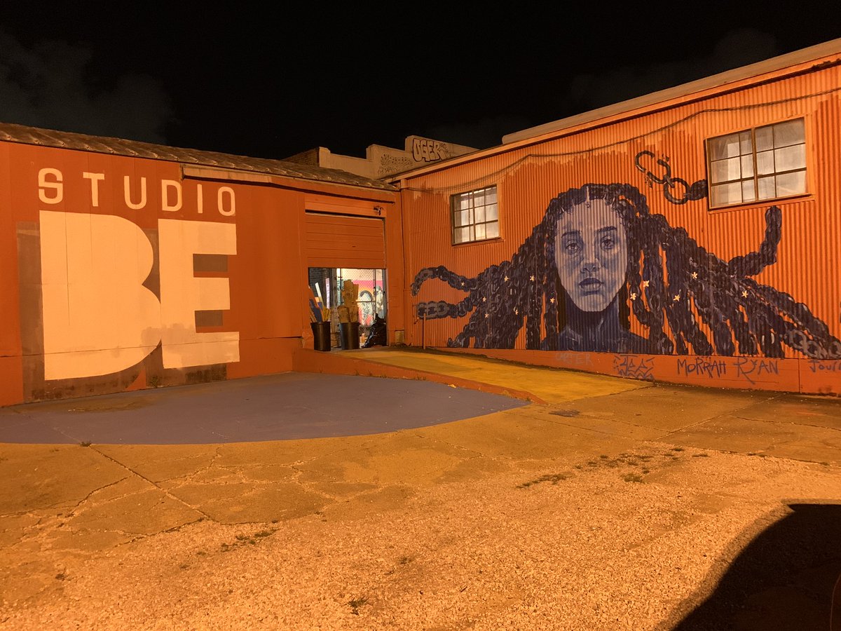 HeadOvr6inHeels's tweet photo. Visiting STUDIO BE has been a must-do during this NOLA trip. It was beautiful, haunting, and inspiring all at once. Feeling fortunate to have seen it in person. Threading some of my fave pieces. 🎨 #StudioBE #ExhibitBE #RadicalFreedomDream https://t.co/xP3FamPBIE