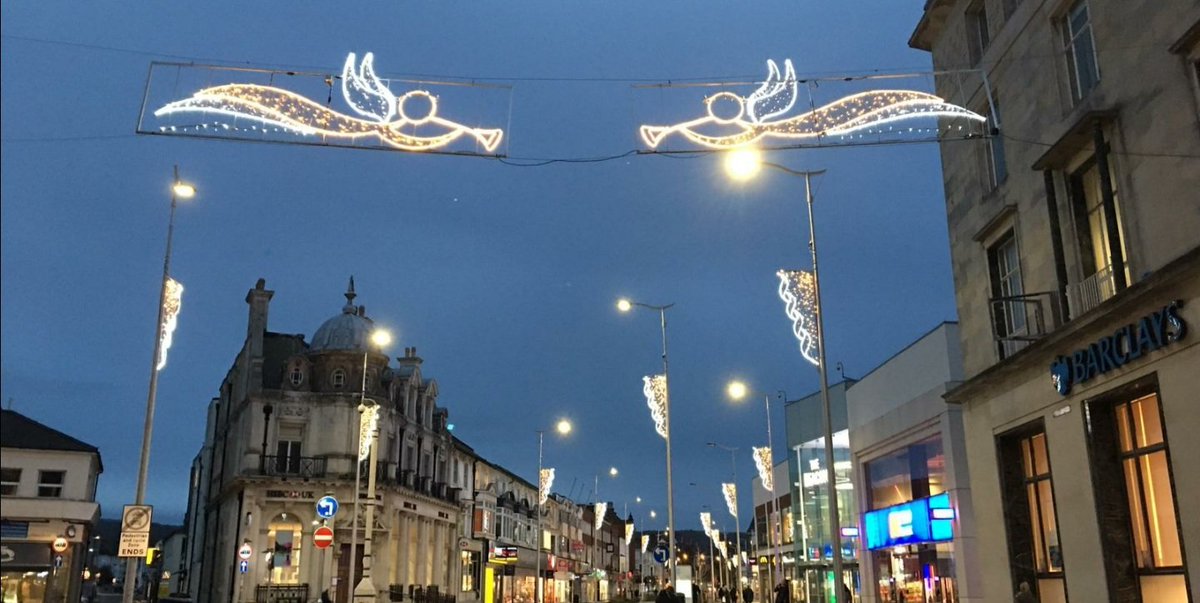 EastbourneBID's tweet photo. It's beginning to look a lot like Christmas! 

#Eastbourne #Christmas #Lights #Pretty https://t.co/bbDONjl5VH
