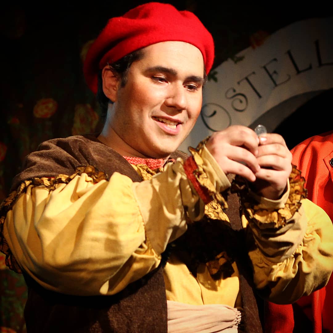 Lamentem comunicar que estem de dol per la defunció de l'Enric Manzano, company i soci de la secció de teatre.
Ens ha deixat una gran persona de cor enorme i somriure etern. Moltes gràcies per tot el que ens has donat.
Tot el nostre condol a familiars i amics
Descansa en pau amic