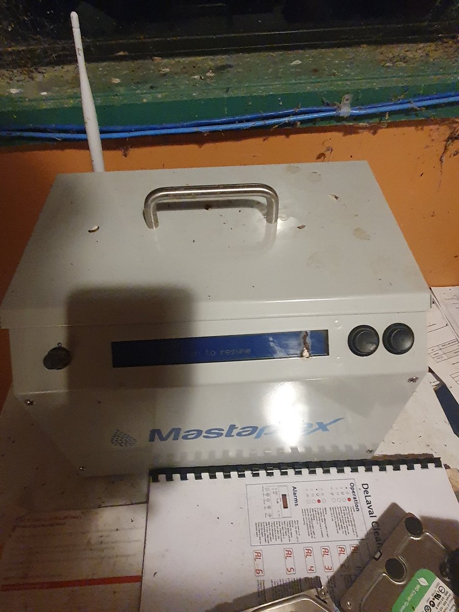 Finally another new bit of kit is the mastatest unit, basically you put a milk sample in a special little cartridge. Enter cow number and affected quarter. Put cartridge in machine it cultures it for 21 hours, there is a camera at the bottom which sends photo somewhere??