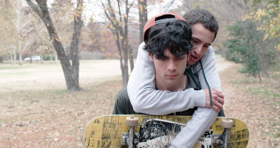 SalaLlenaMX's tweet photo. Si no has visto o quieres volver a ver #TePrometoAnarquia, hoy podrás encontrarla gratuitamente en @filminlatino como parte de la retrospectiva de películas mexicanas de @CaboFilmFest 🙌🏻🏳️🌈 https://t.co/gG4DmDlndI