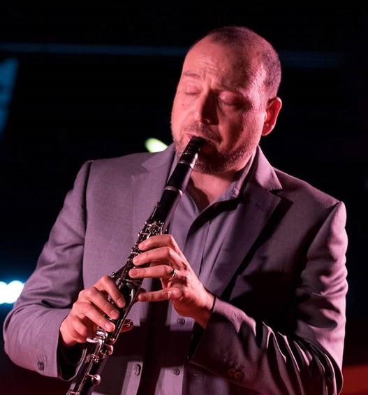 E_Dworkin's tweet photo. Bring a little fun to your #NationalClarinetDay with the 3d mvt (Jamm on Toast) of @dbermel 's @RecordingAcad nominated clar cto Voices. Here the composers performs w/ @BMOPmusic & #GilRose
https://t.co/WMUhZWMLvY #orchestra #concerts https://t.co/d7zpNergRZ