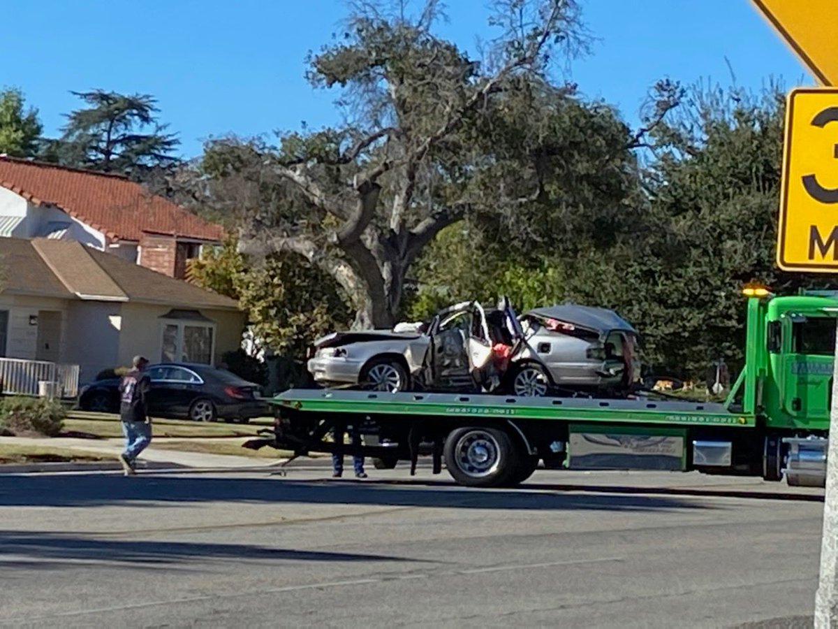 PasadenaCSC's tweet photo. Two more people died on our streets this weekend. One was walking and the other was driving. Both were on Orange Grove which is currently being repaved and re-striped without the safety improvements that were proposed in 2018. Read our statement here: https://t.co/81JSD42hUU https://t.co/hkmEOQfTXm