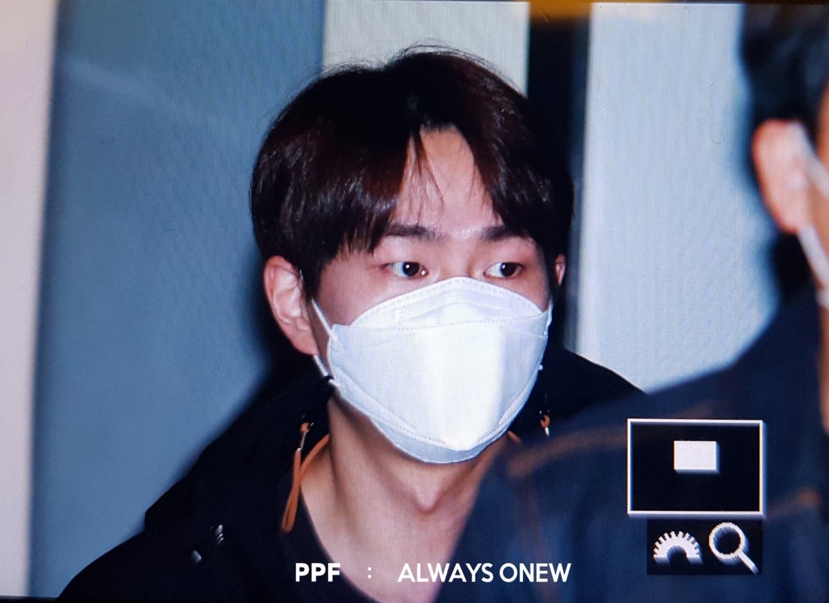 hourlyonho's tweet photo. After long time we got to see them 😢😢

#ONEW #MINHO #SHINee #ONHO @shinetter @SHINee 🐰🦌💕💕 https://t.co/yYPIblJTKb
