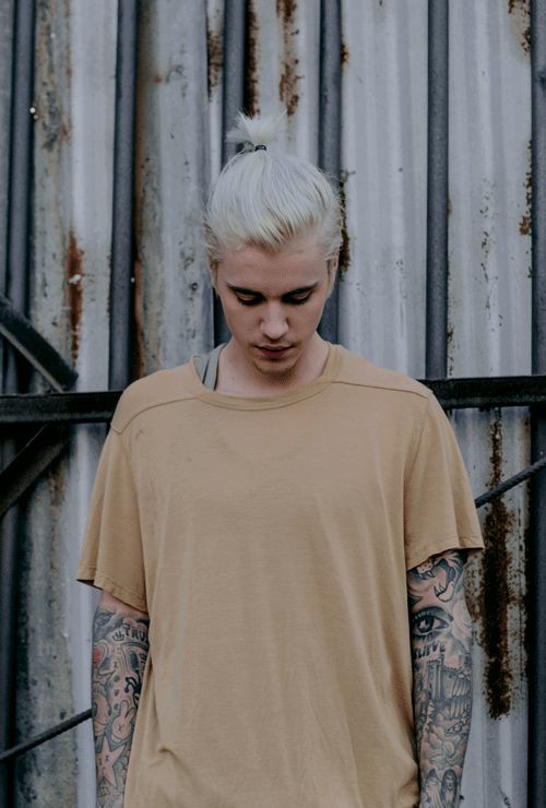 fontesbieber's tweet photo. ESTAMOS PERTO DO FIM DA VOTAÇÃO E PRECISAMOS ULTRAPASSAR O FANDOM DO LADO

META: MIL RTs = MIL VOTOS

I’m voting for Justin Bieber for Artist Of The Year at the #AMAs https://t.co/K8ROxIkdzW