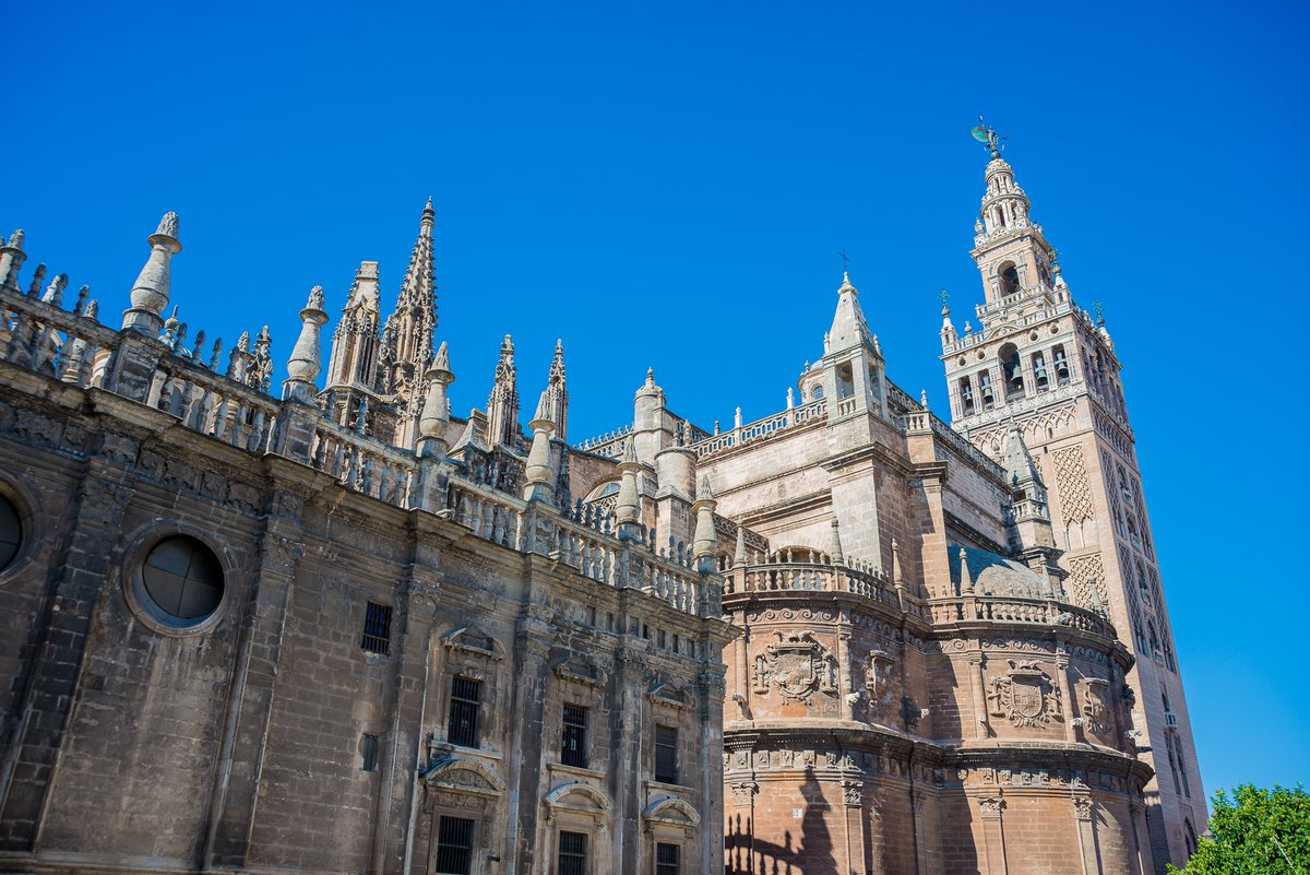 sevillaciudad's tweet photo. 👉 ¿Sabes qué hoy se celebra el Día Internacional del Patrimonio Mundial?

📍 #Sevilla cuenta con tres maravillosos monumentos declarados "Patrimonio de la Humanidad" como son:

▪ La Catedral
▪ Real Alcázar
▪ Archivo de Indias

#DíaDelPatrimonioMundial #Turismo #SevillaHoy https://t.co/AT0EhuqKIB