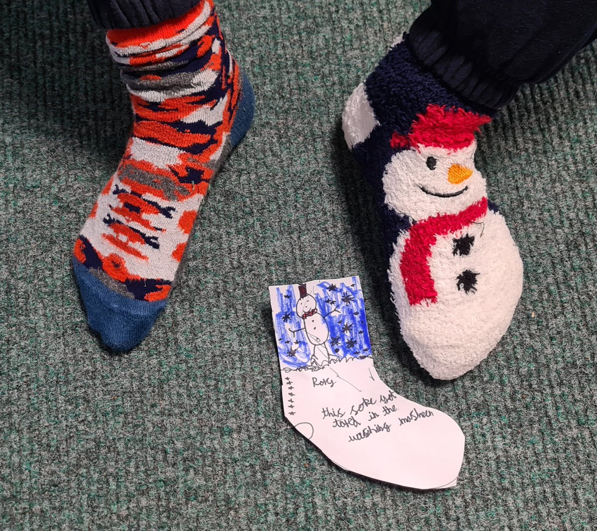 MissLyyyy's tweet photo. Had a great day celebrating togetherness with our odd socks! @ABAonline @andyoddsock #AntiBullyingWeek #OddSocksDay 🧦🧦 @WhiteCourtScho1 https://t.co/cbATdCMYnH