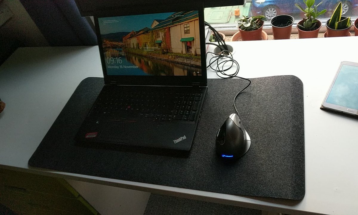 GilesRobinson1's tweet photo. @WelshLassinShef Apologies for the public shaming! Only mention it because I just got a big felt desk mat and it's made my workstation feel really plush. Hoping it'll reduce glare off my very white desk also. https://t.co/yz6jSuRZ7p