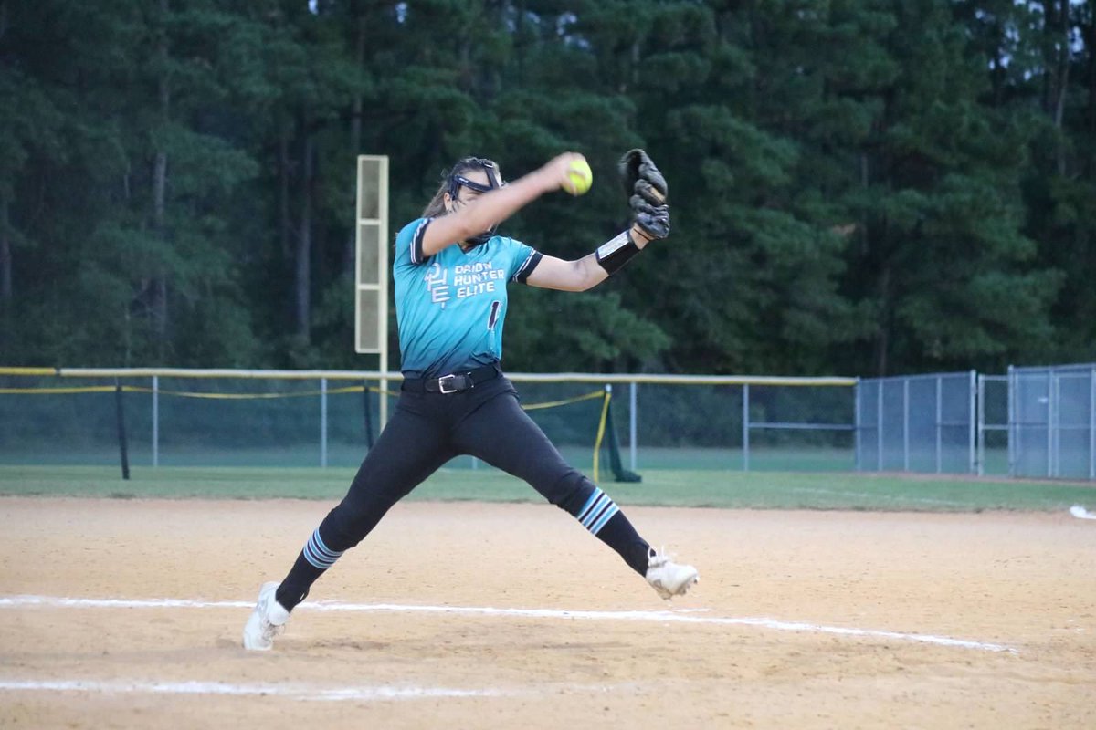 HeidiLayne12's tweet photo. I am proud to announce that I will be continuing my academic and athletic career at Methodist University! I want to thank my family, coaches and teammates who have helped me get to where I am today. GO MONARCHS! @MUMonarchsSB @OHE_Englar @ohesoftball https://t.co/OTXrycnuSu