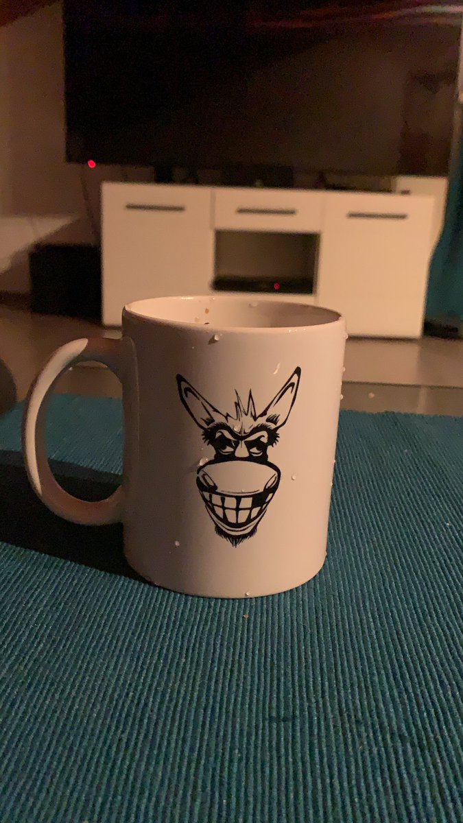 _tobidoll's tweet photo. Verdammt schmeckt der Kaffee heute gut 👀 https://t.co/fFEE3UqUzx