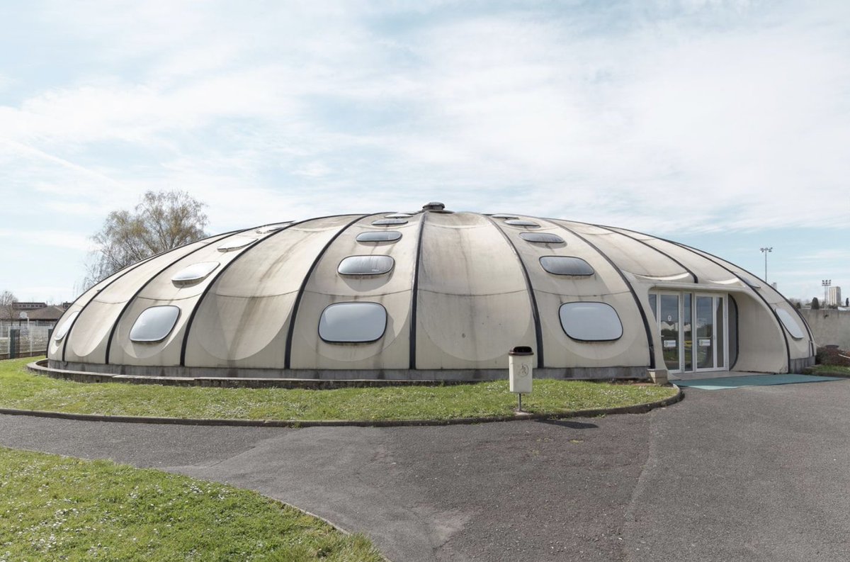 Here are sports centres in Saint-Nazaire, Loudon, Lomme, & Châlons-en-Champagne: