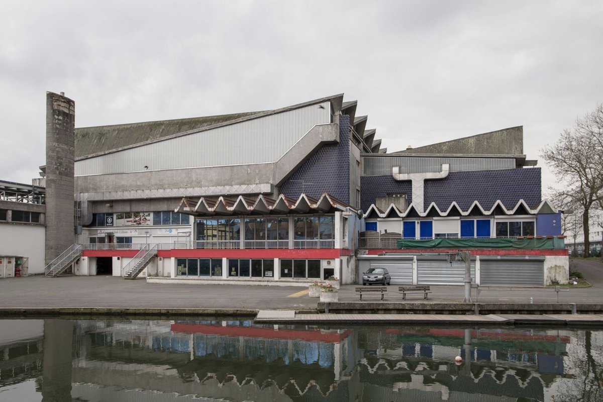 Here are sports centres in Saint-Nazaire, Loudon, Lomme, & Châlons-en-Champagne: