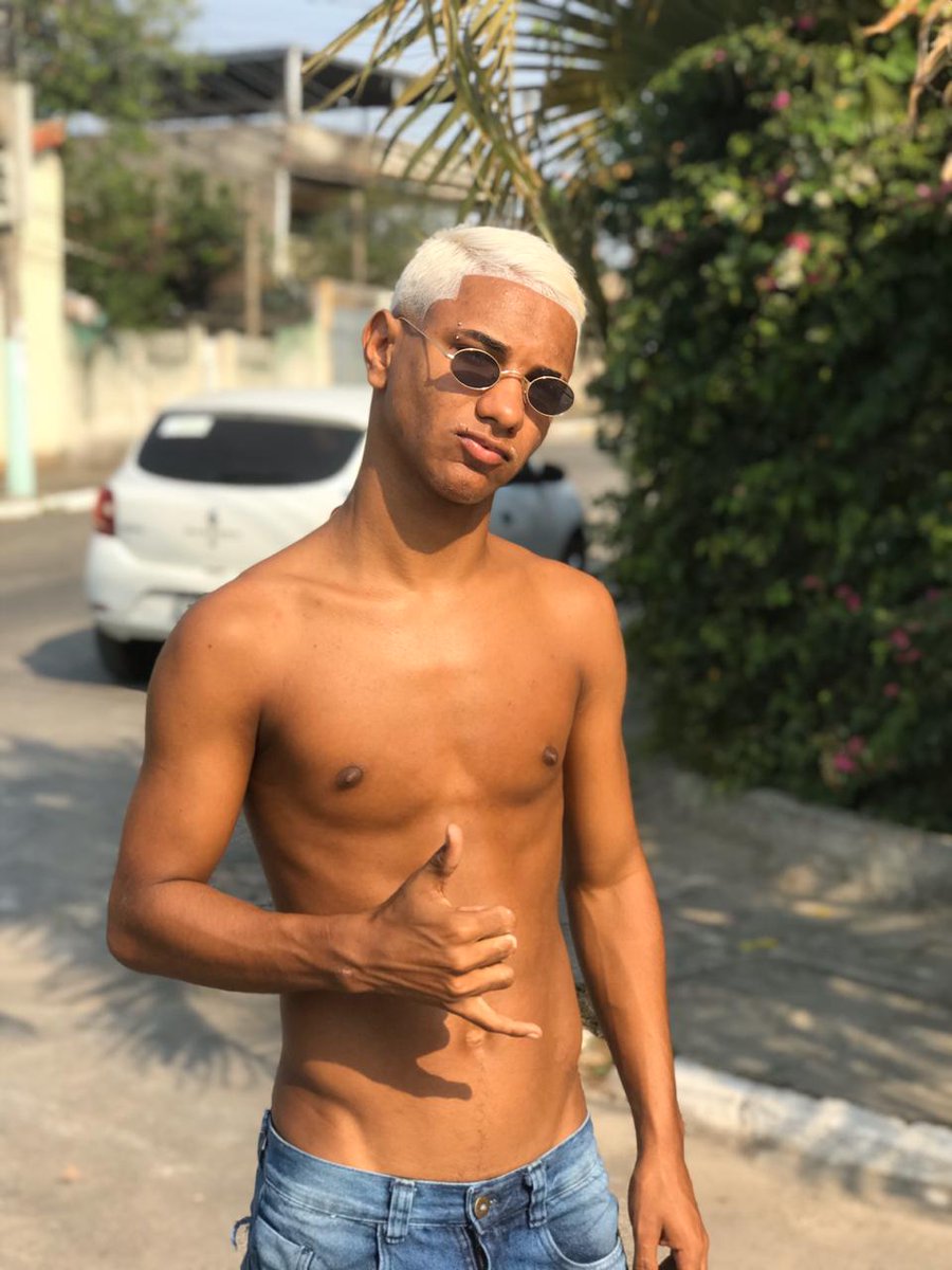 Luanzindelass's tweet photo. O rostinho é feio, mais o coração é bom juro..😵♥️ https://t.co/nezNcDkkL3