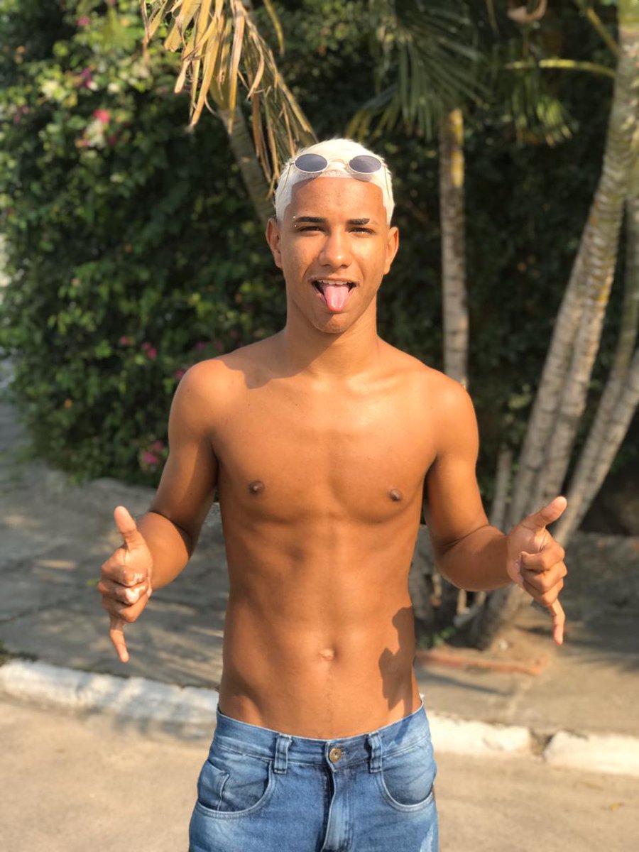 Luanzindelass's tweet photo. O rostinho é feio, mais o coração é bom juro..😵♥️ https://t.co/nezNcDkkL3