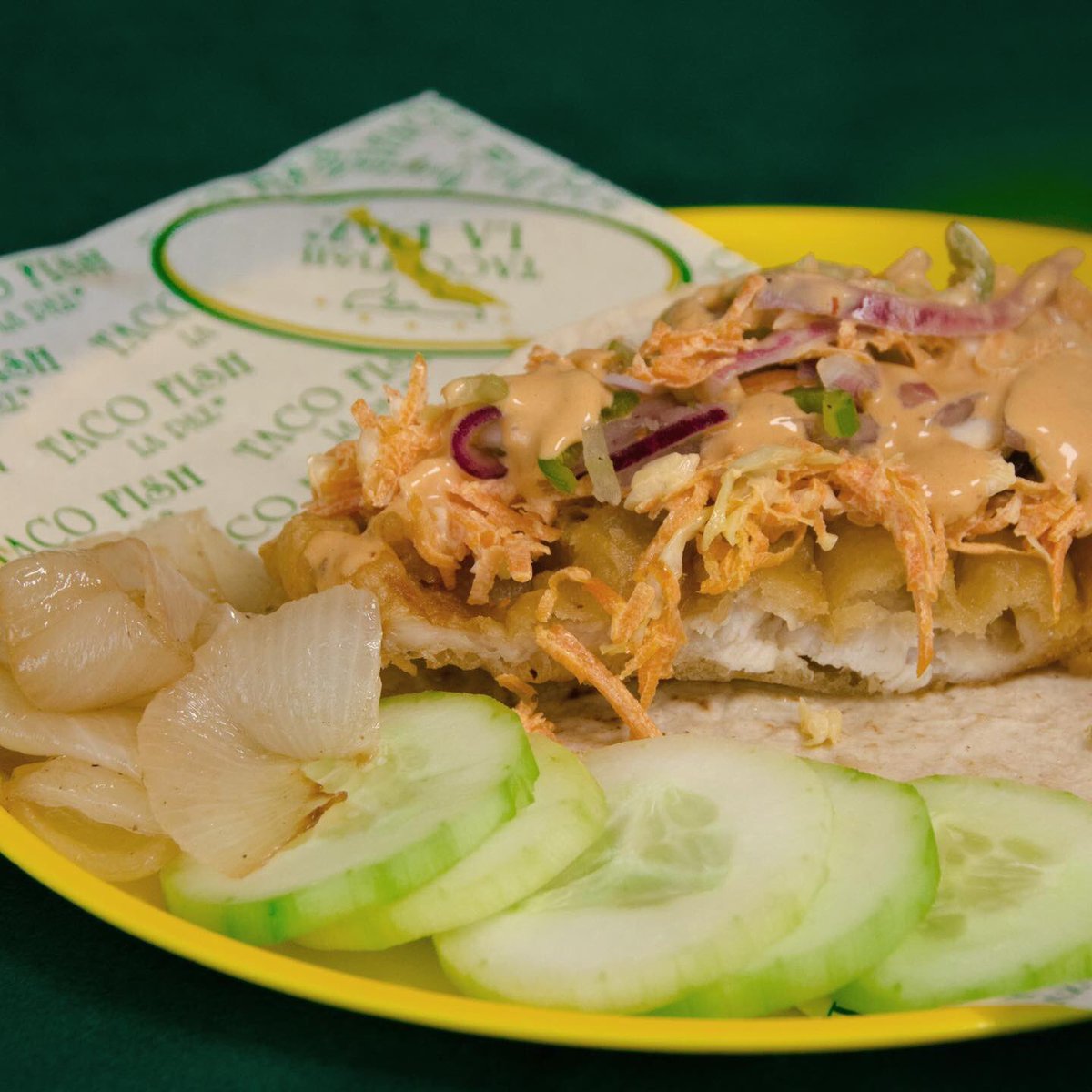 De ladito se ve muy bonito!!!
#tacofishlapaz #gdl 

Taco Fish La Paz suc. Av.Vallarta