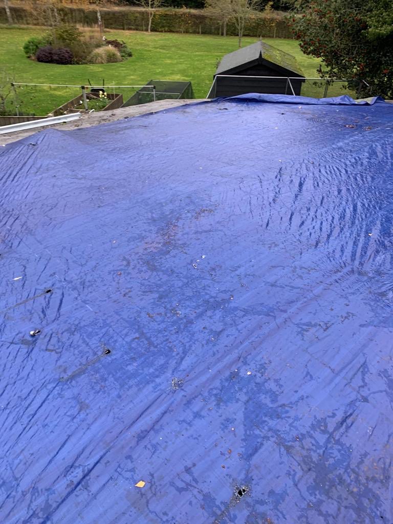 FirstFixGroup's tweet photo. Galleywood, Chelmsford.
#newroofs being formed . 
Day 18 and roof 6 now being done . 
&amp; #valleygutter and #sheeting has begun   #hiproof https://t.co/m9mNv6BBX6